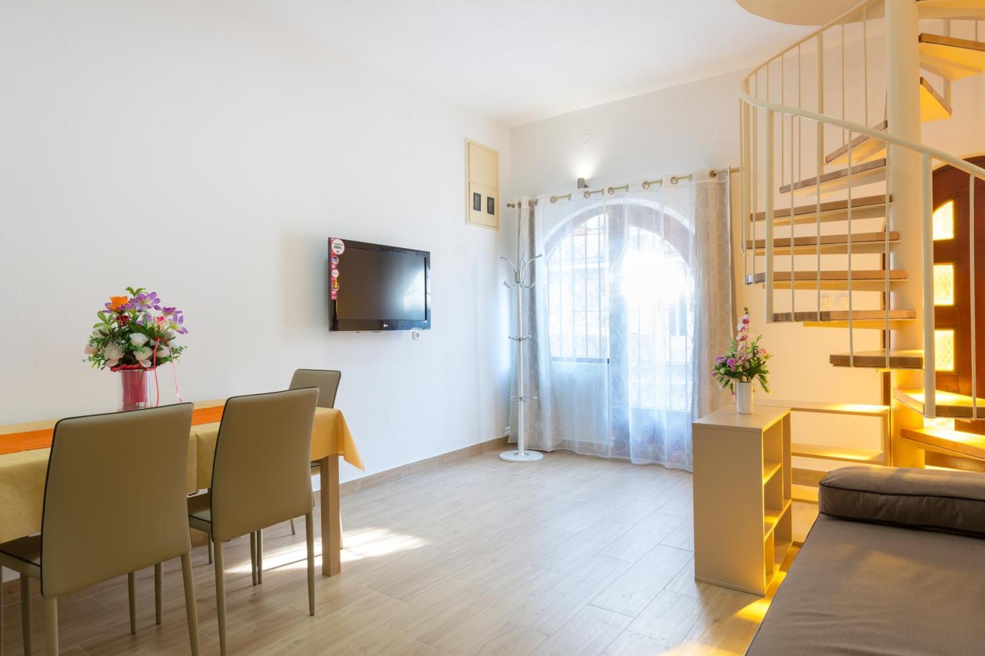Apartments By The Sea Kastel Stari, Kastela - 15894 Номер фото